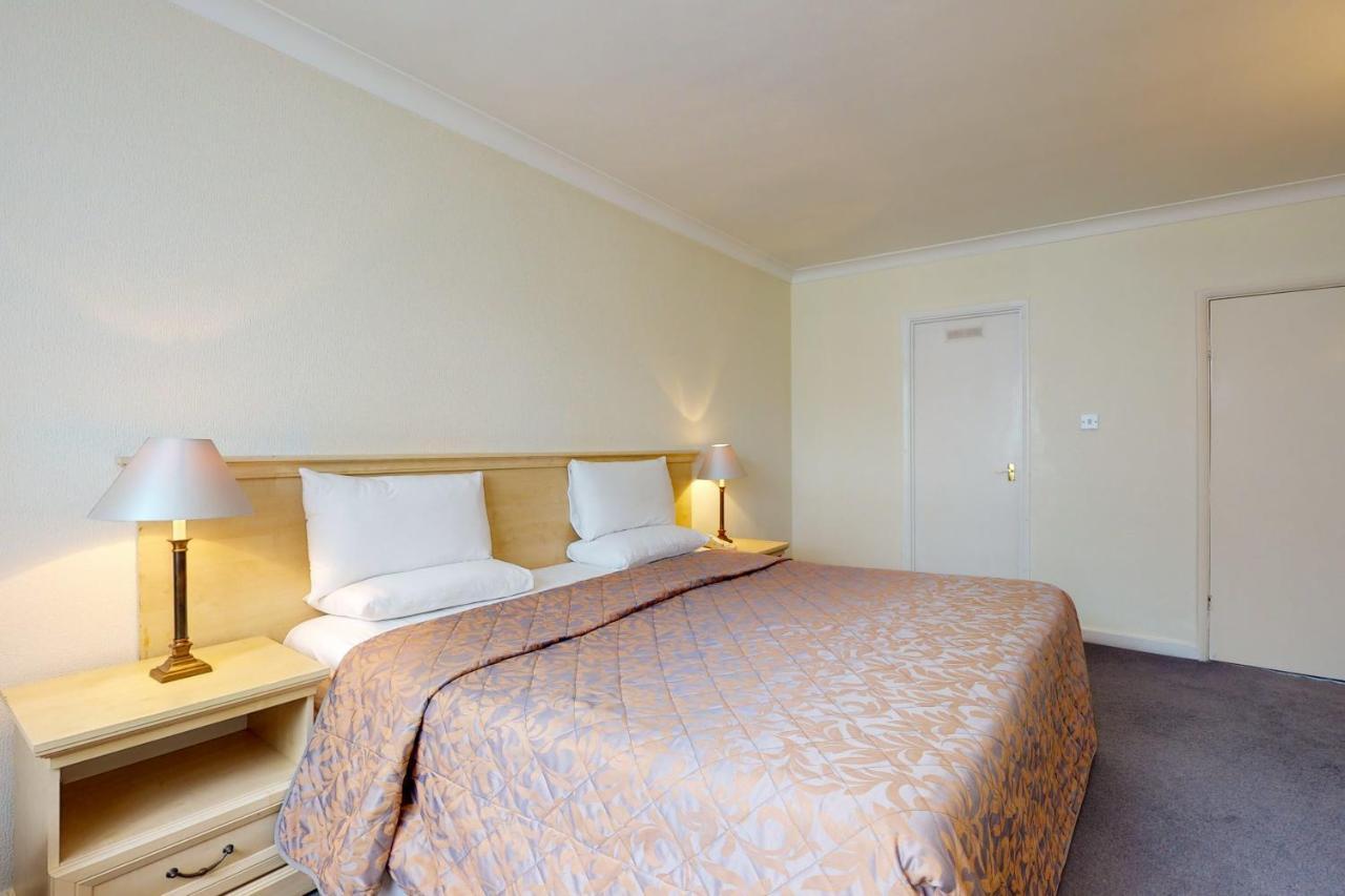 Hertford Court London Bagian luar foto