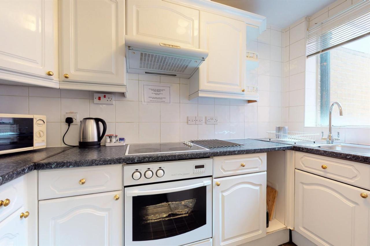 Hertford Court London Bagian luar foto