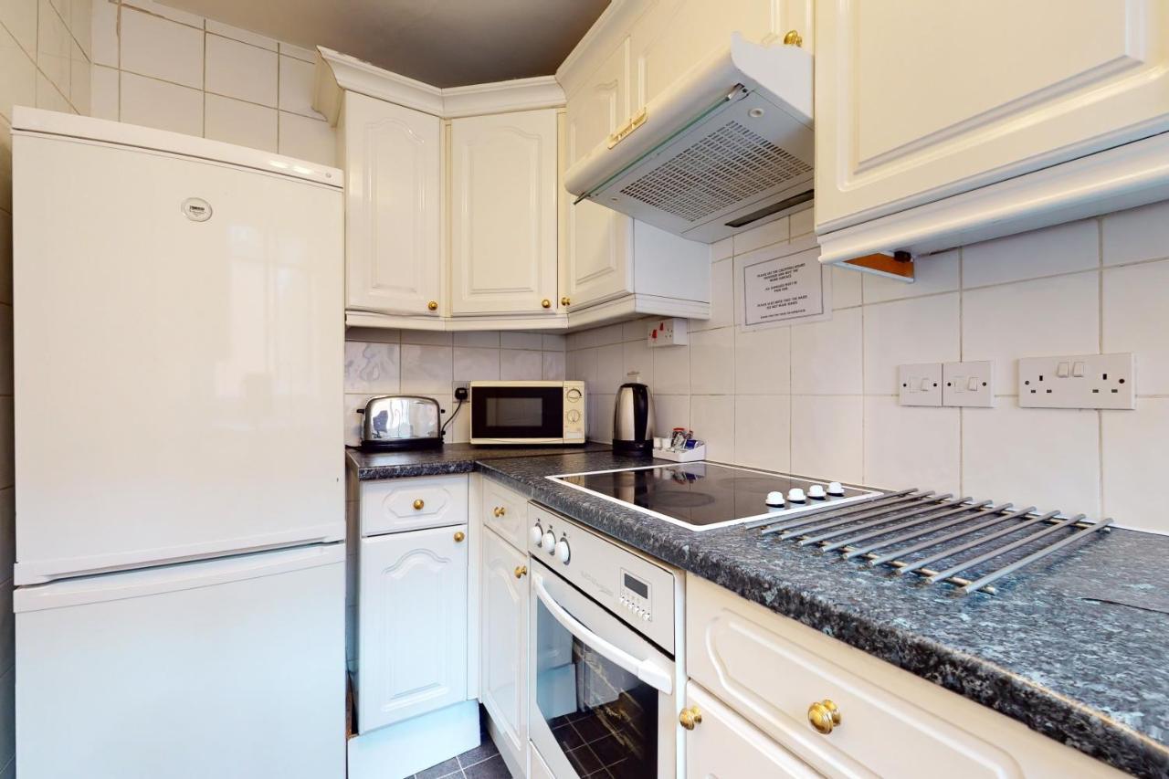 Hertford Court London Bagian luar foto