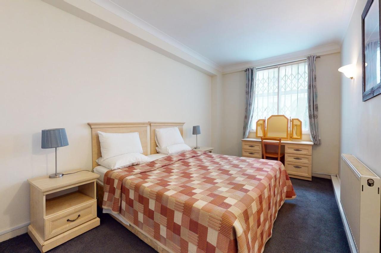 Hertford Court London Bagian luar foto