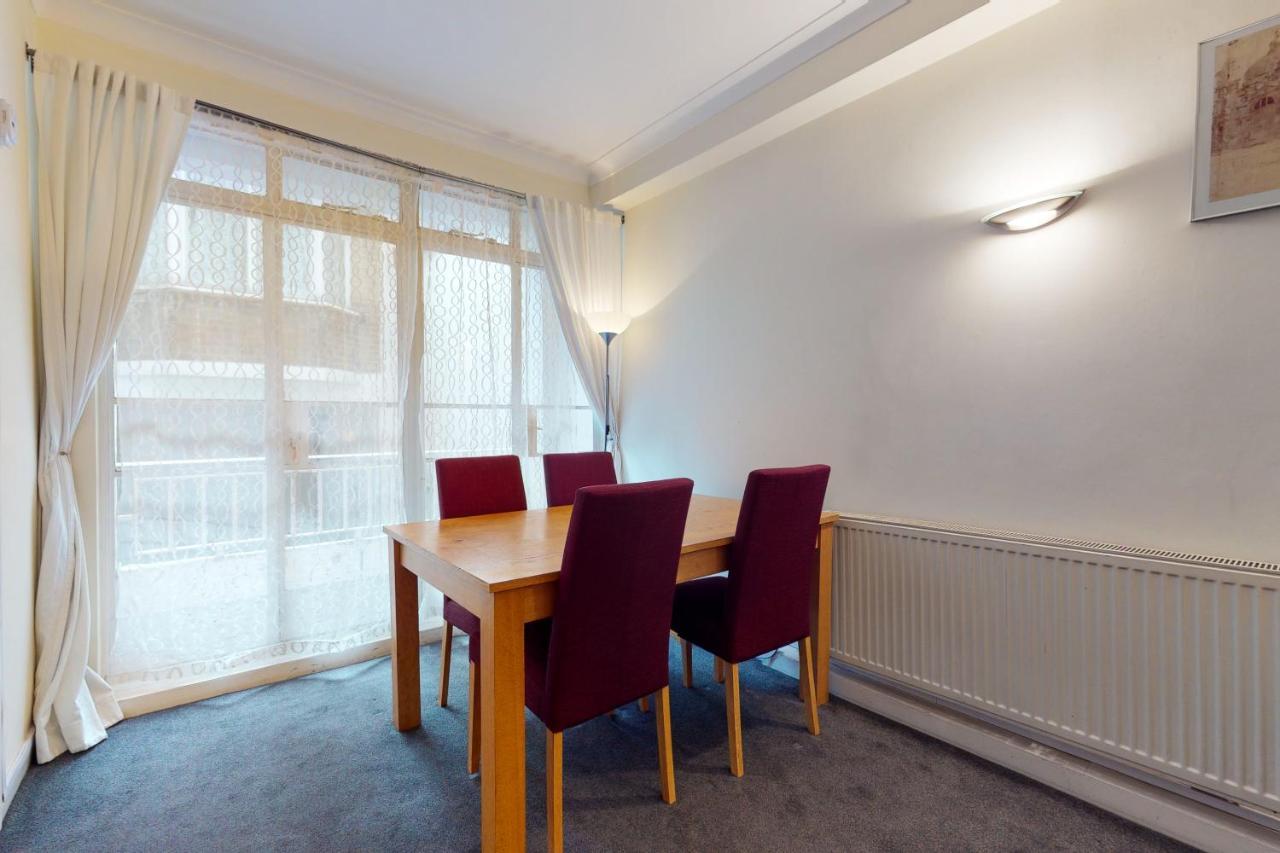 Hertford Court London Bagian luar foto