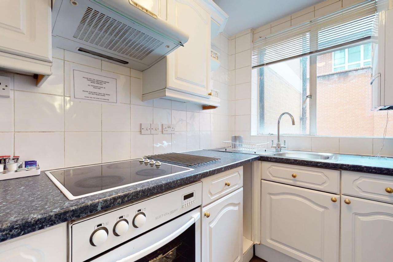 Hertford Court London Bagian luar foto