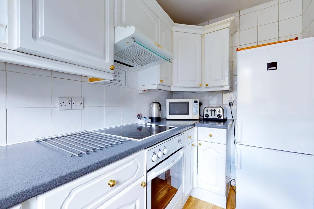 Hertford Court London Bagian luar foto