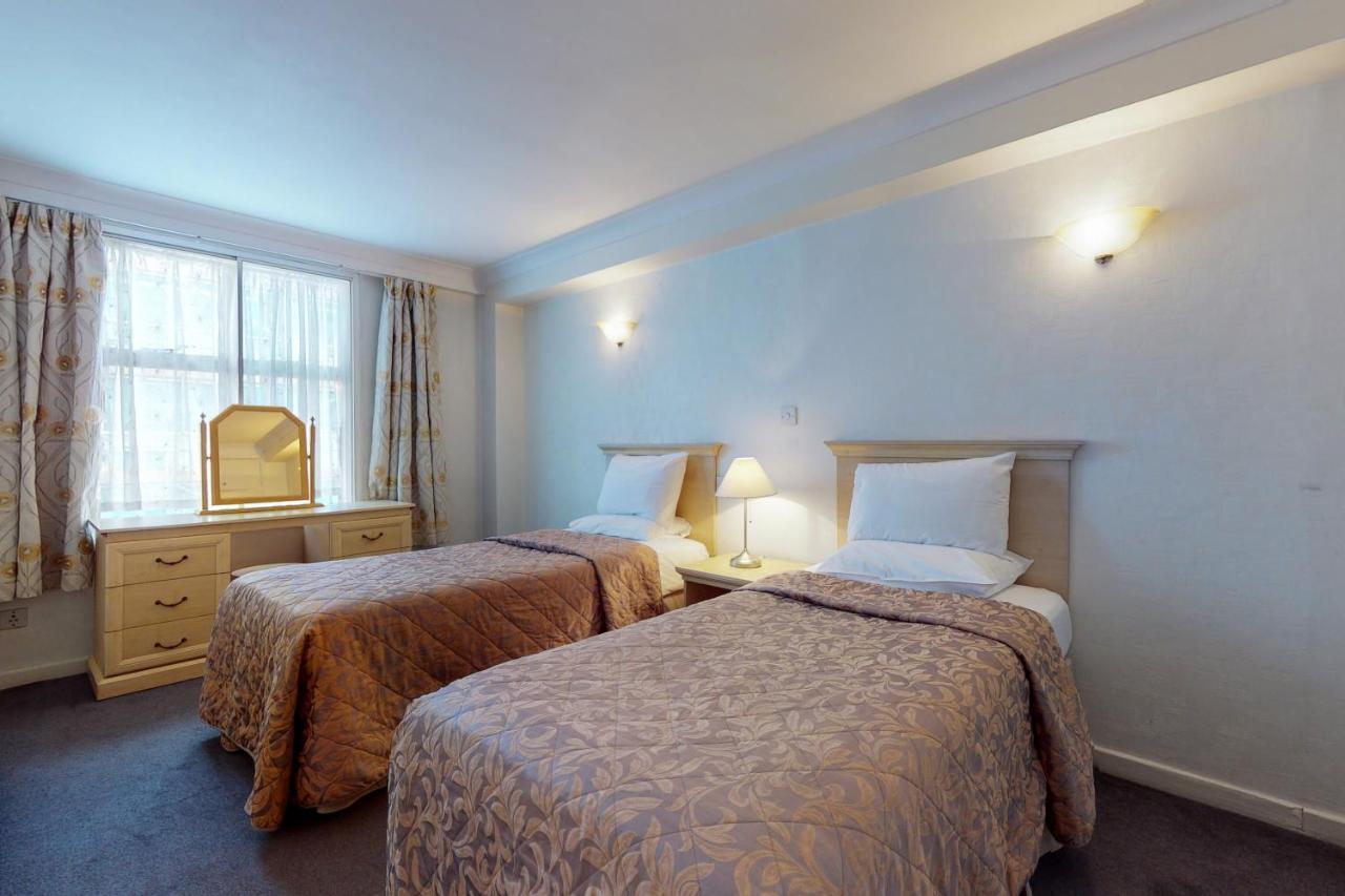Hertford Court London Bagian luar foto