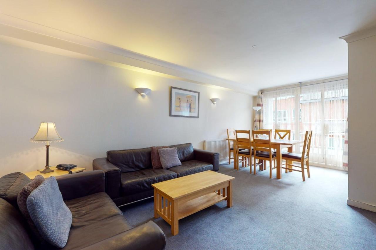 Hertford Court London Bagian luar foto