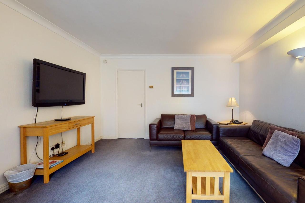 Hertford Court London Bagian luar foto