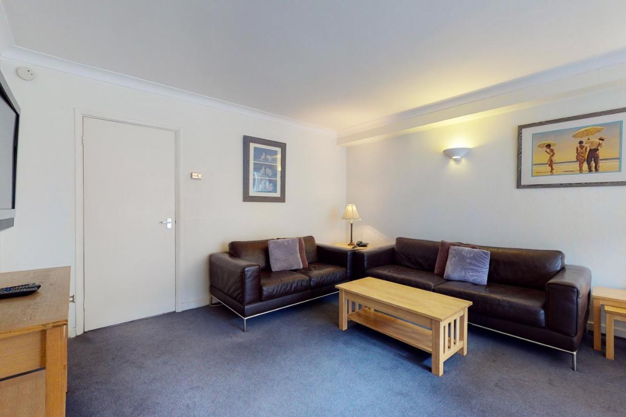 Hertford Court London Bagian luar foto