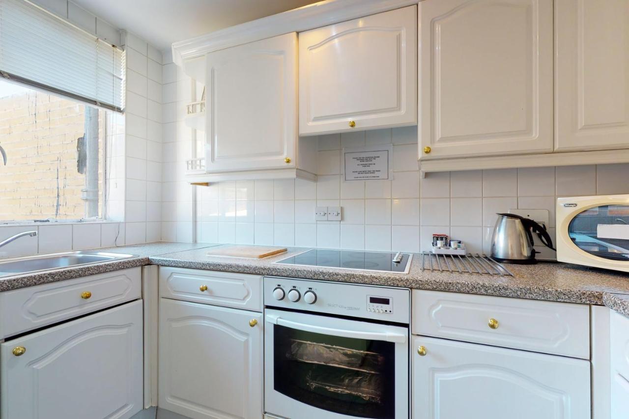 Hertford Court London Bagian luar foto