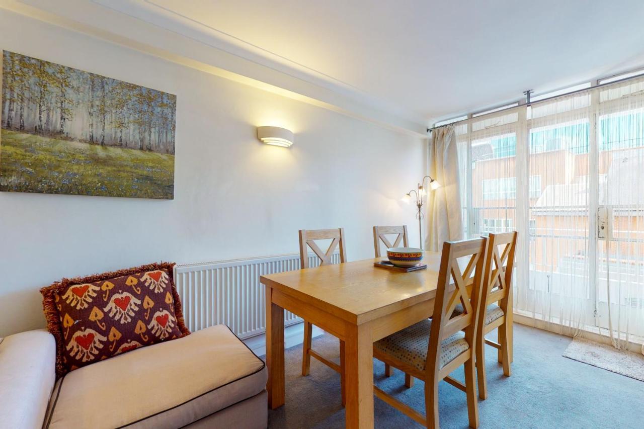 Hertford Court London Bagian luar foto