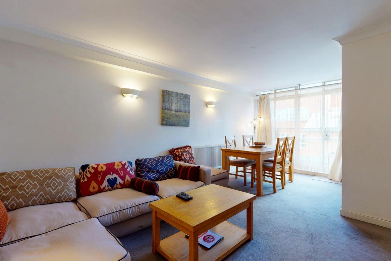 Hertford Court London Bagian luar foto