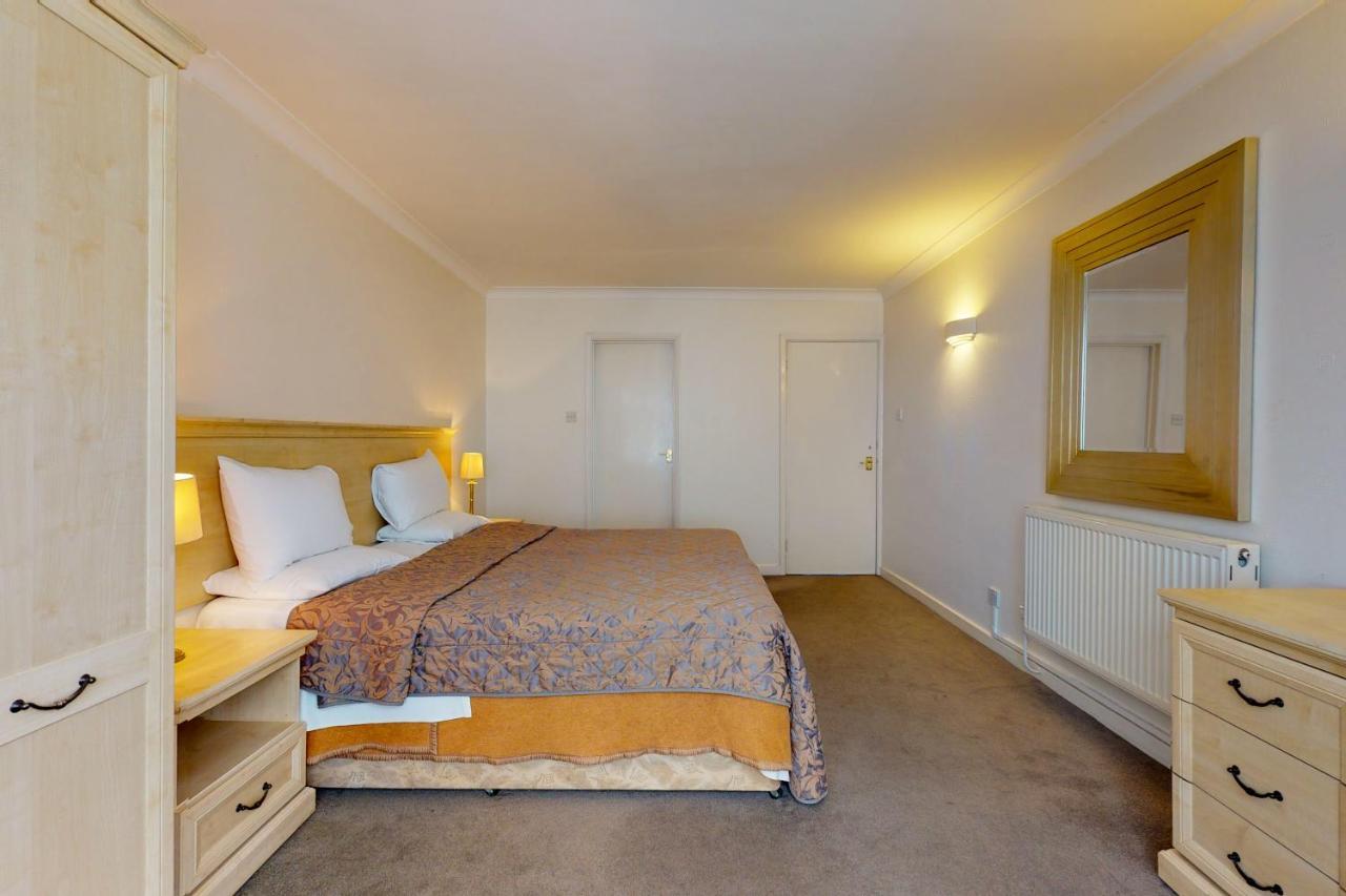 Hertford Court London Bagian luar foto