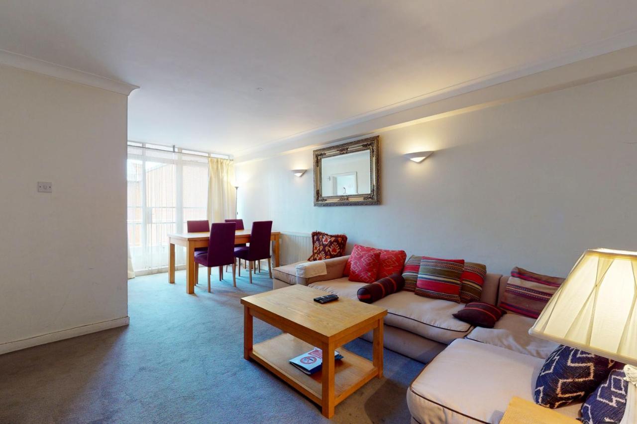 Hertford Court London Bagian luar foto